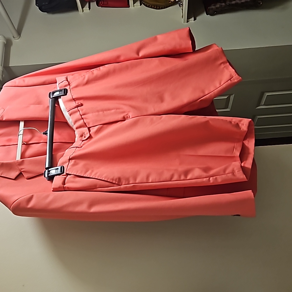 Suit - Picture 3 of 16